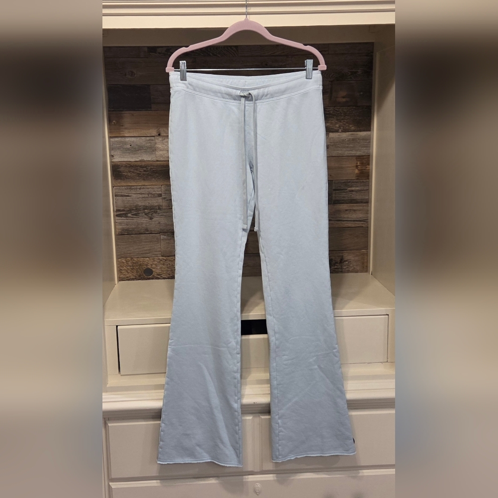 SKIMS!! French Terry Low- Rise Pant/ Joggers- In Opal/ Powder Blue!! - Picture 4 of 11